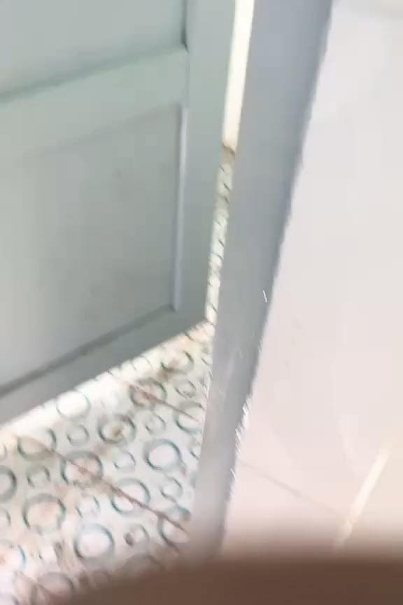 Camera ghi lại sự việc tại 1 trường THCS…