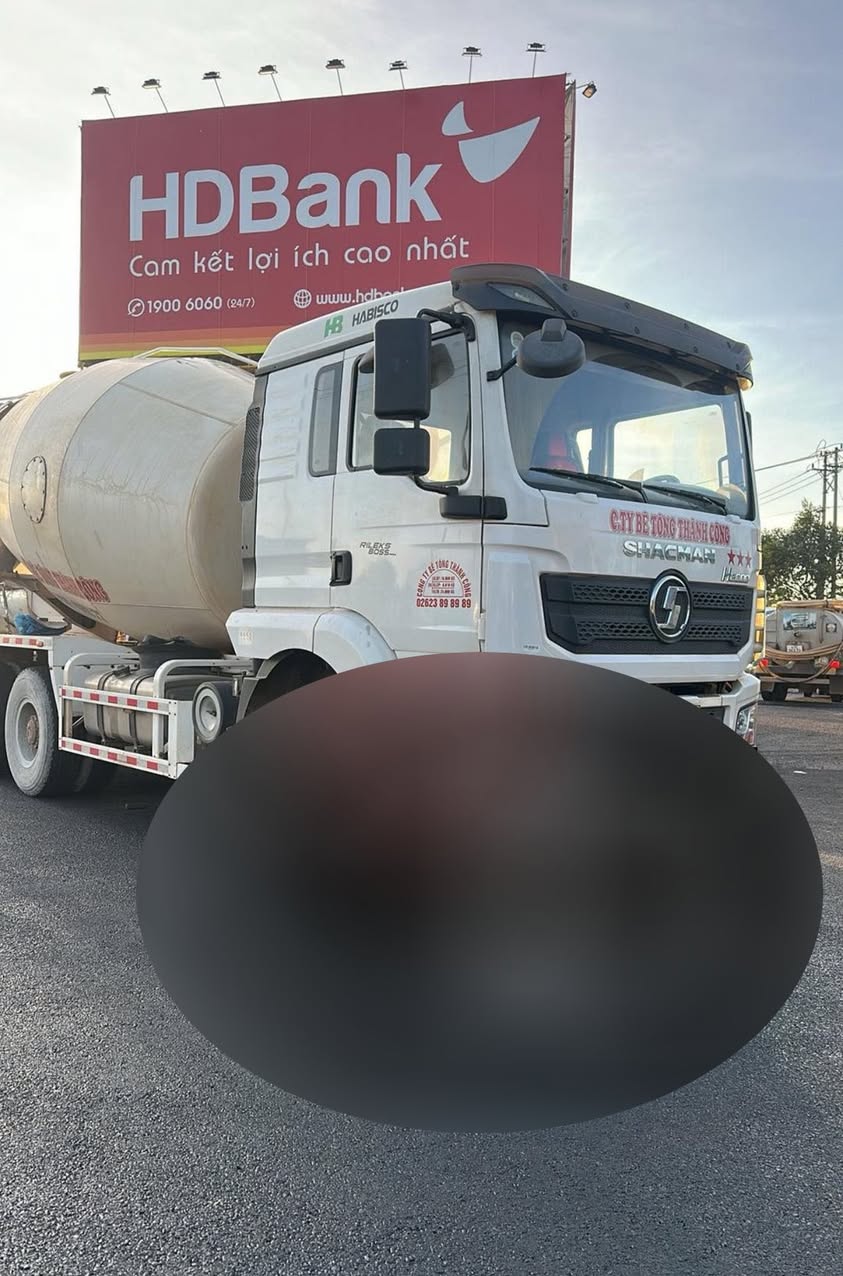 Video Nữ công nhân trên đường đi làm về b/ị xe b/\ồn c/\án b/\ẹp – Cân nhắc khi xem