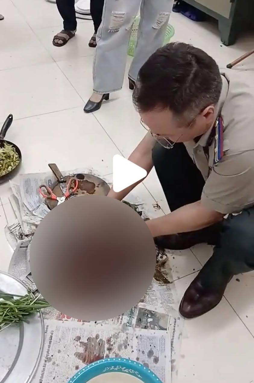 Rò rỉ đoạn clip được cho là ĐVS chuẩn bị mâm cỗ cho dịp tất niên, đây có đơn giản chỉ là vitamin gâu gâu