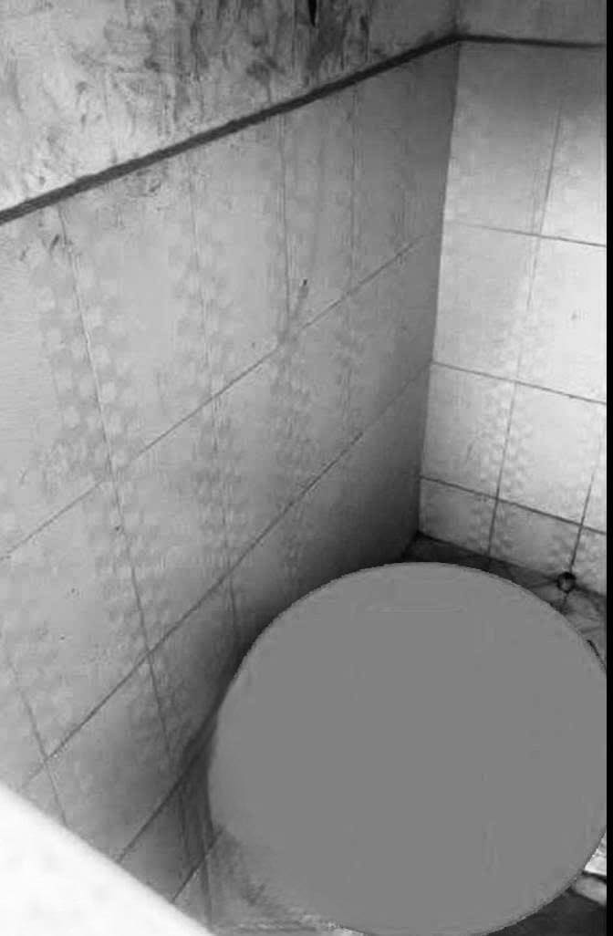 Ph;át h;iện ng;ười đàn ông, t;;/\ử v;;/\ong trong khu vực nhà vệ sjnh ở 1 bến xe