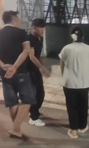 Vjdeo vk làm cty c/\ặp pồ, ck phát hiện xuống tận nơi năn nỉ mà vk không nghe…