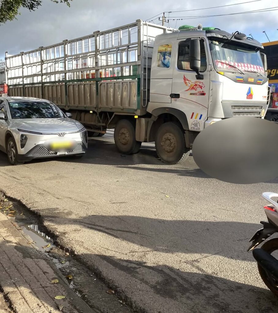 V;ideo 2 vợ chồng b\/ị x;e t;ải t.;ô;.ng v;.ă;.n.g 🧠 đ;ầy đ;ường – Cân nhắc khi xem