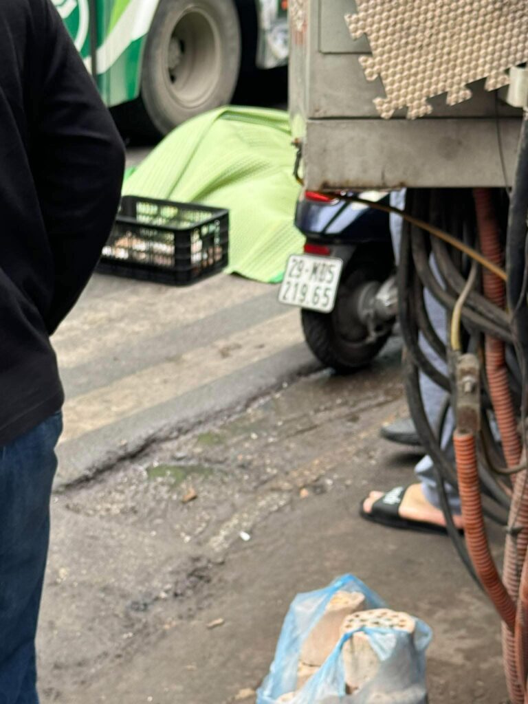 [VIDEO] Hiện trường vụ TNGT thương tâm tại đường Hoàng Văn Thái, Hà Nội