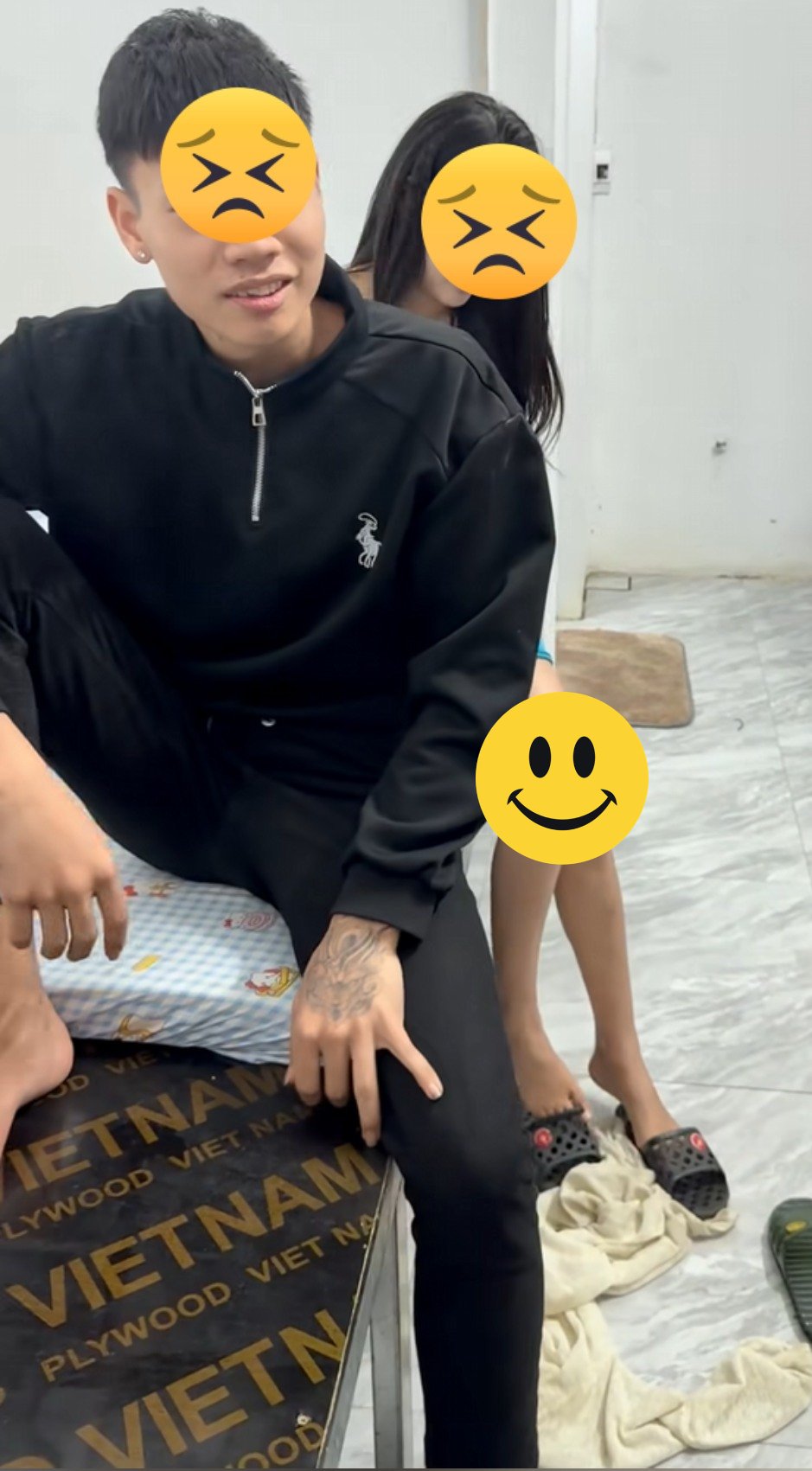 B-ỏ vk – c:on ra đi tr:ọ c:ùng b:ồ ăn mì tôm qua ngày thì b! vk t:ập k:ích và c:ái k:ết