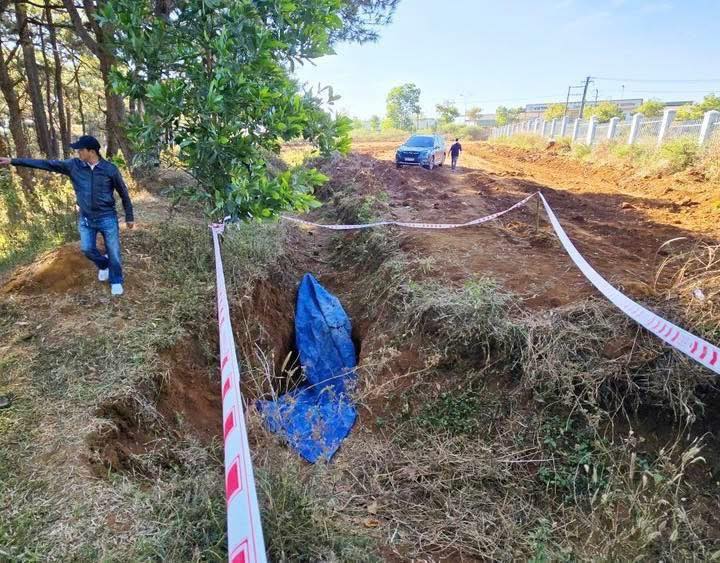 Cận cảnh hố sâu chôn giấu xe Exciter vụ ngân hàng tại Gia Lai