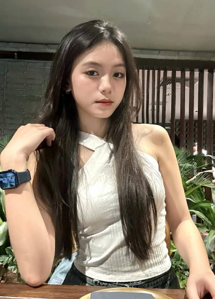 Đây là nữ sinh 1m73 xinh nhất ĐH Bách khoa Hà Nội!