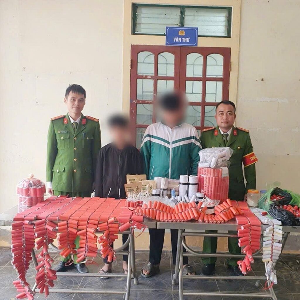 Nghệ An: Nam sinh lớp 8 bí mật chế tạo hơn 3.000 quả pháo trong phòng ngủ