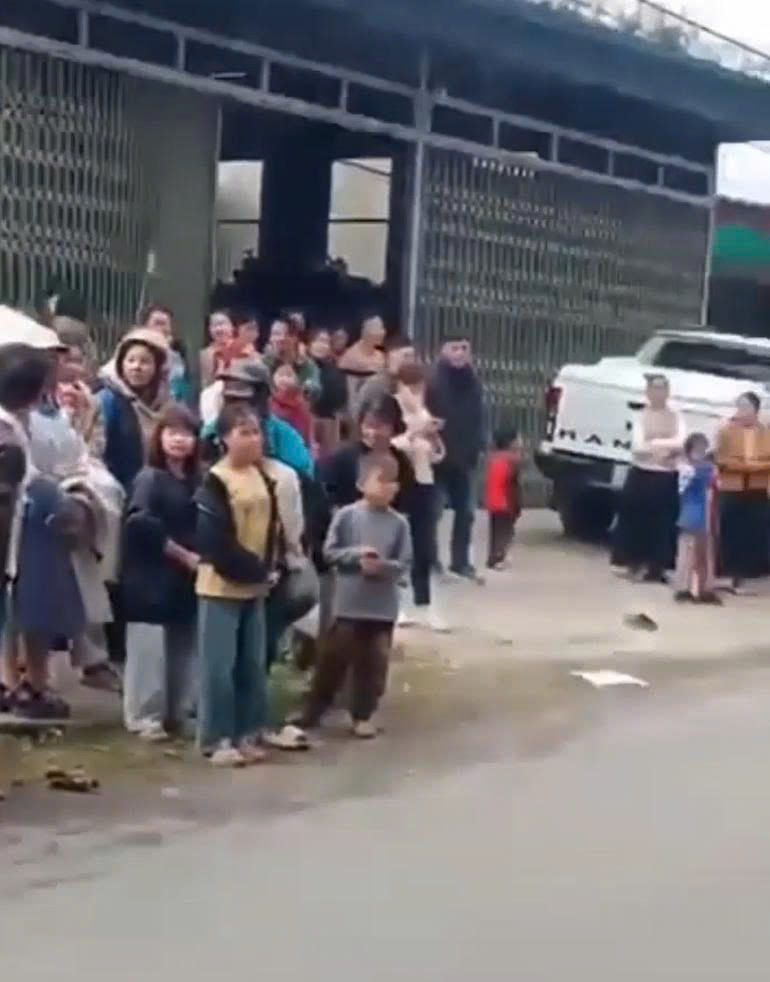 Bjen c.ăng 2 vk ko biết lý do gì d:ù:n:g …. CSGT