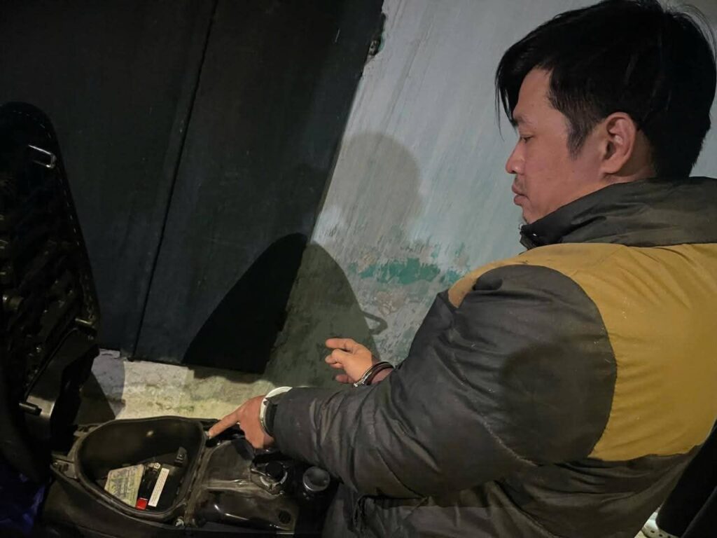 Sống chung như vợ chồng, người đàn ông lén lấy trộm 27 triệu đồng của người tình