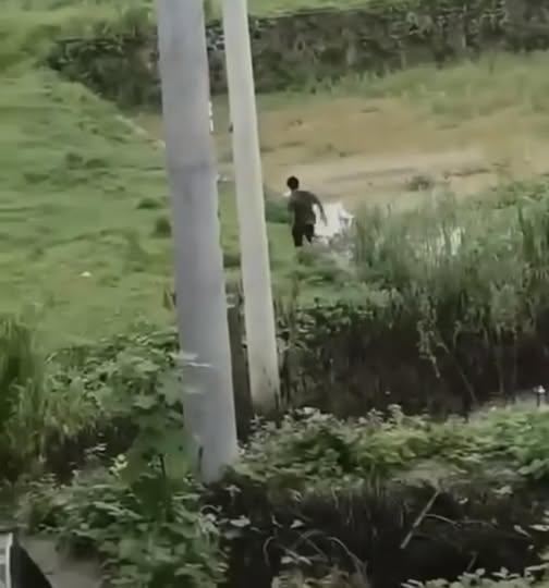 Camera ghi lại cảnh b:ỏ tr0^n’ khỏj khu t:ự tr! C@mpuchja