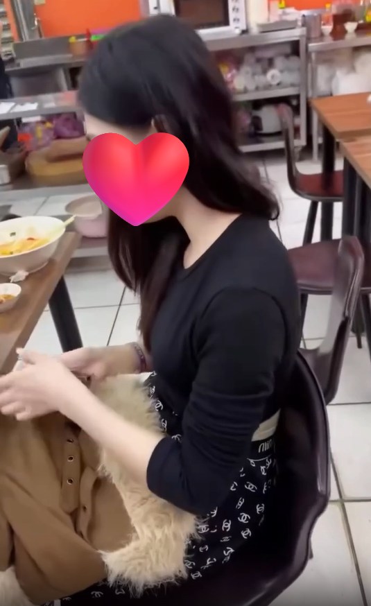 K0 biết thế giới ngoài kja họ yêu nh@u kjeu gì