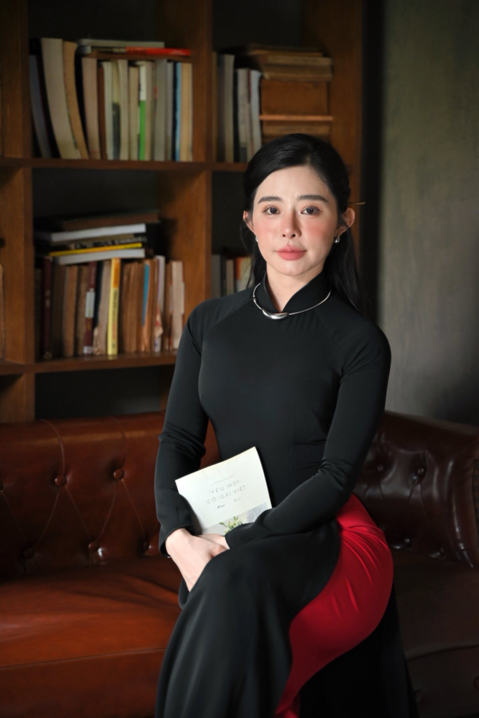 cô giáo xinh đẹp khiến người xem h:ết h:ồn vì “giấu nghề”