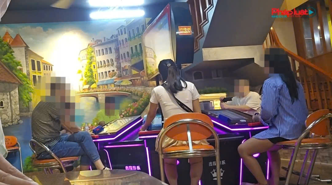 [VIDEO] Phía sau những biển hiệu tiếng nước ngoài tại Khu đô thị Đồng Văn