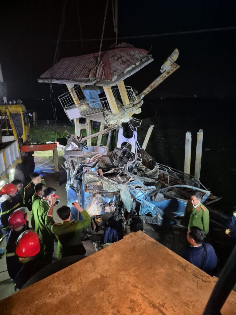 [VIDEO] Hiện trường vụ xe tập lái gặp TN, thầy dạy lái không còn về ăn Tết