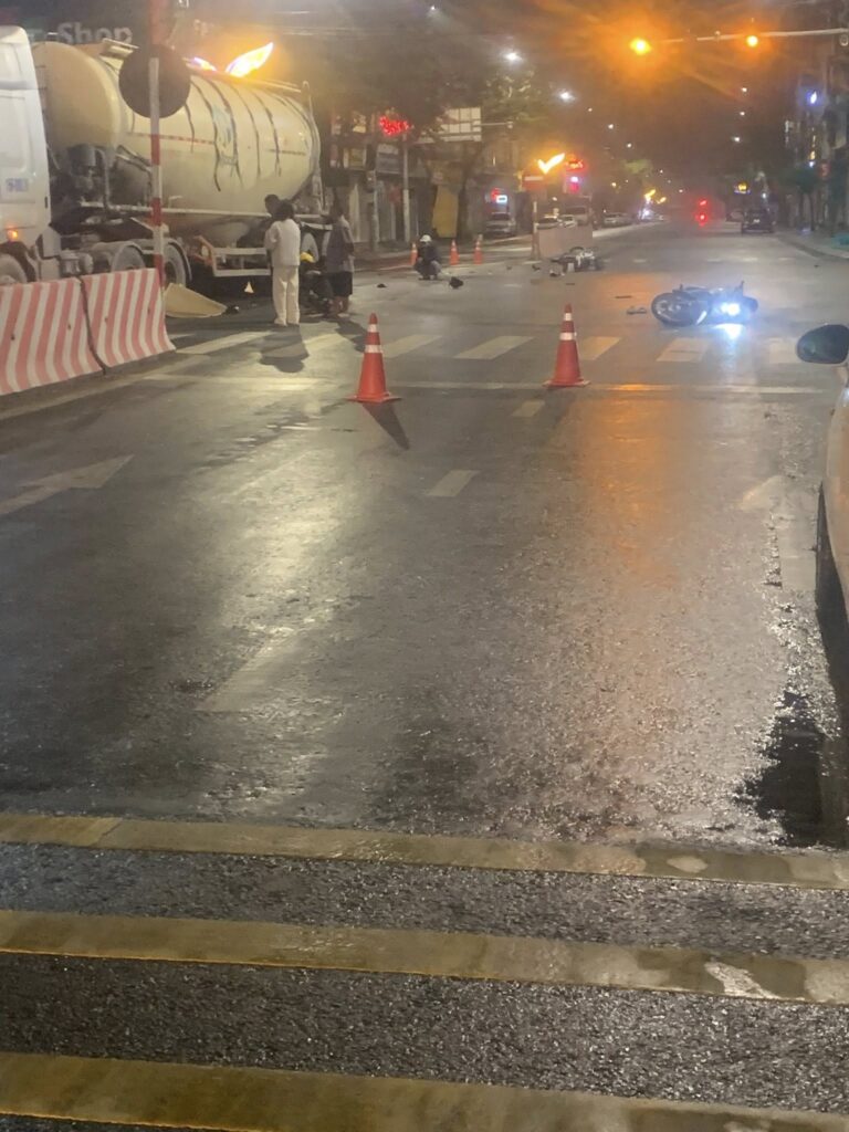 [VIDEO] Hiện trường vụ việc tại Ngã tư Đinh Tiên Hoàng – Lương Văn Thăng