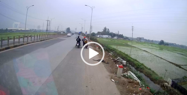 [Video] h/o/t nhất lúc này: Không rõ nguyên nhân gì mà 2 ng` tương tác vật lý