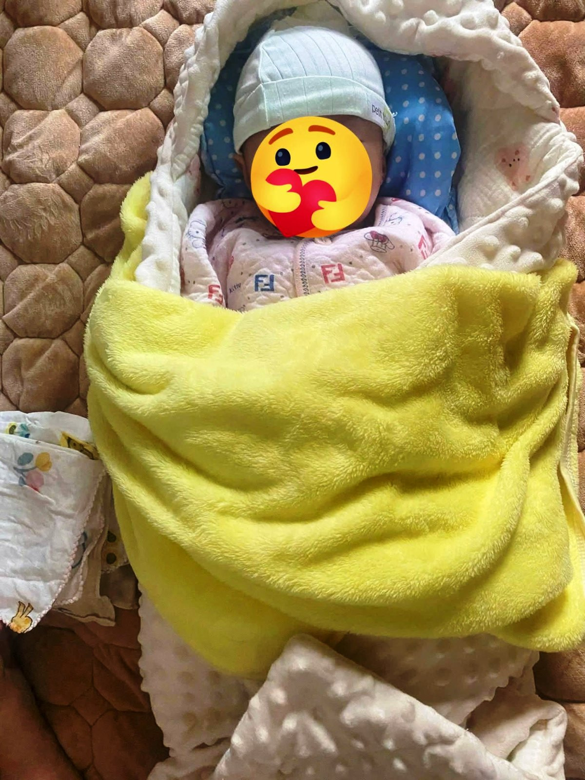 Bé gái 3 tháng tuổi bj bỏ rơj ở Ninh Bình, kèm tờ giấy ghi ‘vì một lần lỡ dại’