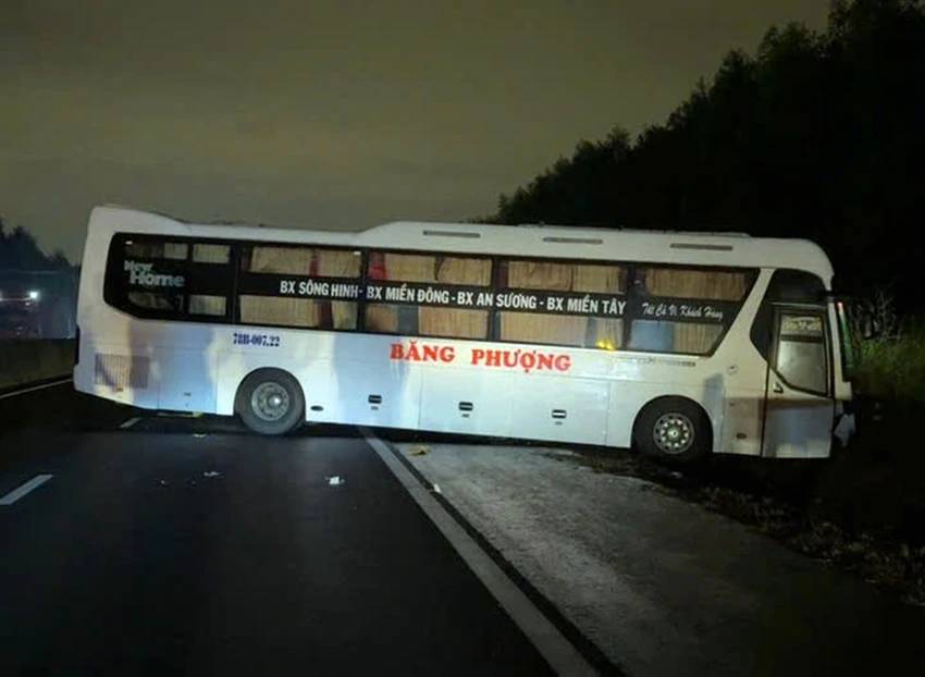 7 ô tô t/\ông liên hoàn, cao tốc Phan Thiết – Dầu Giây t/ê l/iệt