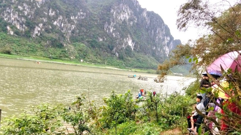 Quảng Trị: Ch/ìm thuyền khi đi chúc Tết, nhiều người ch/ết và m/ất t/ích