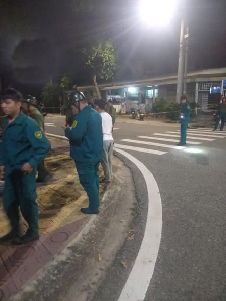 Lạnh lẽo: Chồng s.á.t h.ạ.i vợ con rồi 44 trong phòng trọ