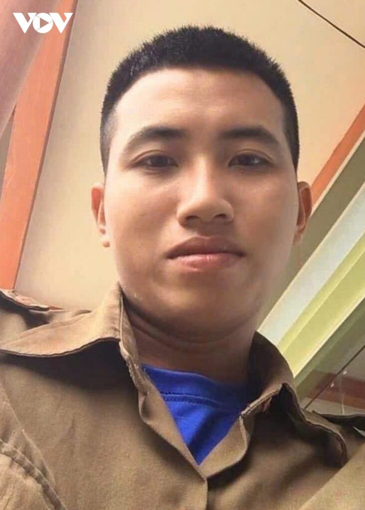 Người hùng giữa đêm lạnh: Bỏ dở cuộc hẹn với bạn gái, chàng trai lao mình cứu sống 4 người trên hồ Thác Bà