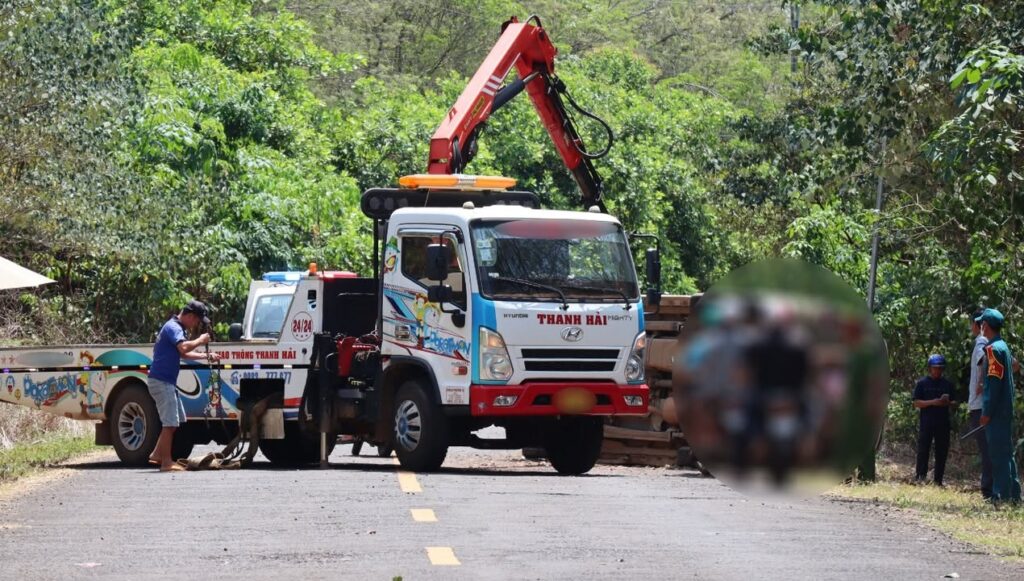 VIDEO TOÀN CẢNH ô tô 7 chỗ m;ấ;t lái,