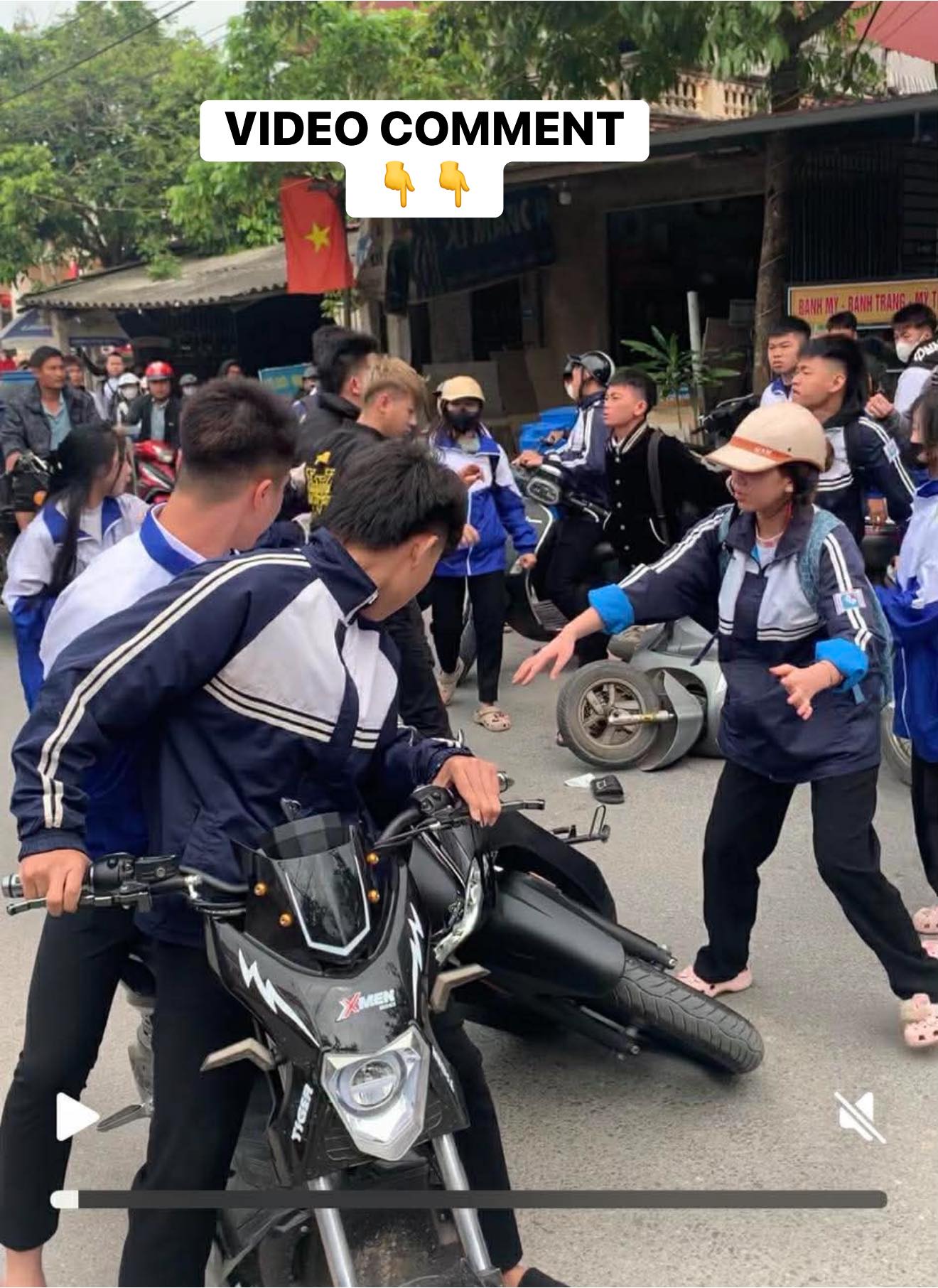 Video nhóm học sinh giao lưu biểu diễn võ thuật