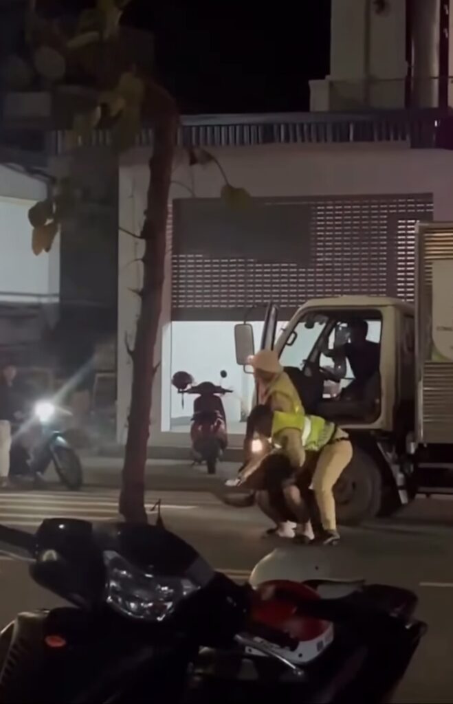 VJDE0 toàn cảnh vụ việc CSGT tr/uy đ/uồi tài xế xe tải