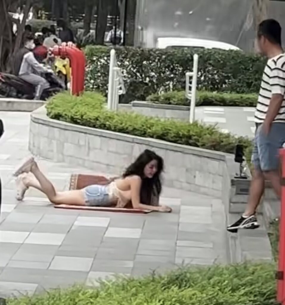 vjde0 chi tiết sự việc cô gái có hành động lạ