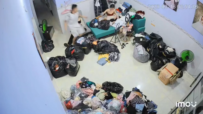 Vid – Vụ việc vk chồng đang gói hàng thì…