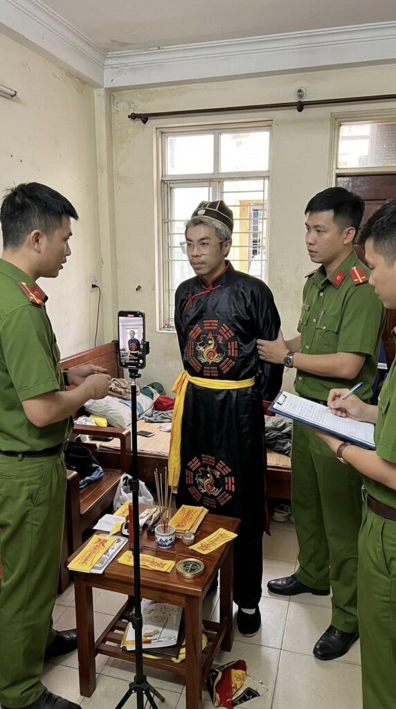 Chỉ cần vài buổi livestream “soi âm – tr.ừ t.à”, một thanh niên đã khiến nhiều người s.ợ hã.i rồi tự nguyện chuyển tiền hàng chục triệu đồng để “giải hạn”.