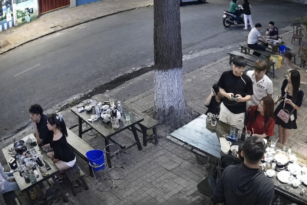 vjde0 ghi lại cảnh đi nhậu tới lúc thanh toán thì…