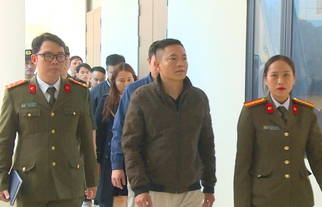 Bắt Giám đốc phòng khám Hoàng Minh Đường: Bán thuốc xương khớp ‘gia truyền’ giả, thu 227 tỷ từ 80.000 nạn nhân