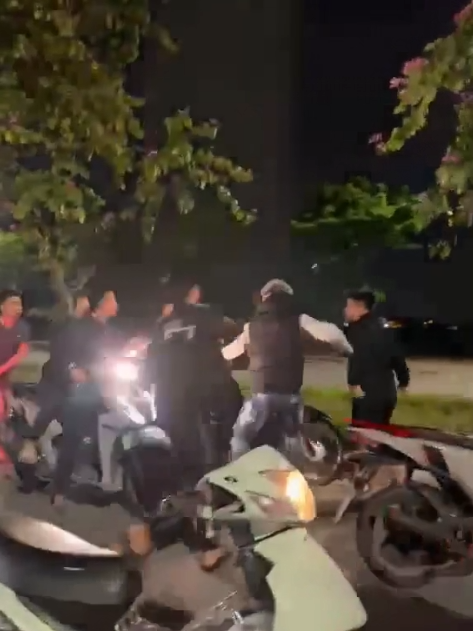 Vid toàn cảnh – sự việc tại đêm qua