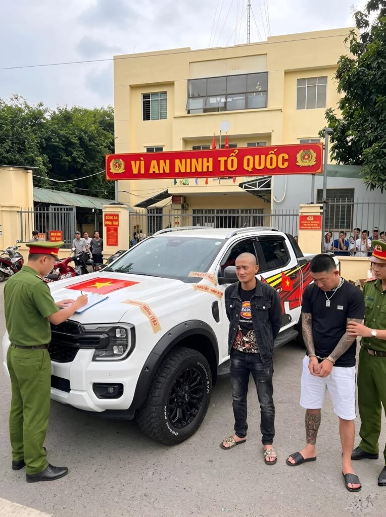 Tóm tắt nhanh vụ “tìm bố” của 2 anh bán tải đang hot nhất mấy nay