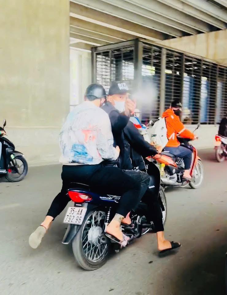 vjde0 sự việc phát hiện 3 thanh niên tr.ôm c.ắp xe máy ở hà nội…