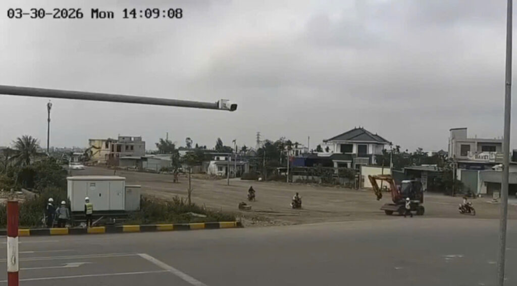 [VIDEO] Cam vụ TN khi kéo dây cáp khiến 1 thanh niên đi xe máy gặp nạn khi đang treowr về phòng trọ