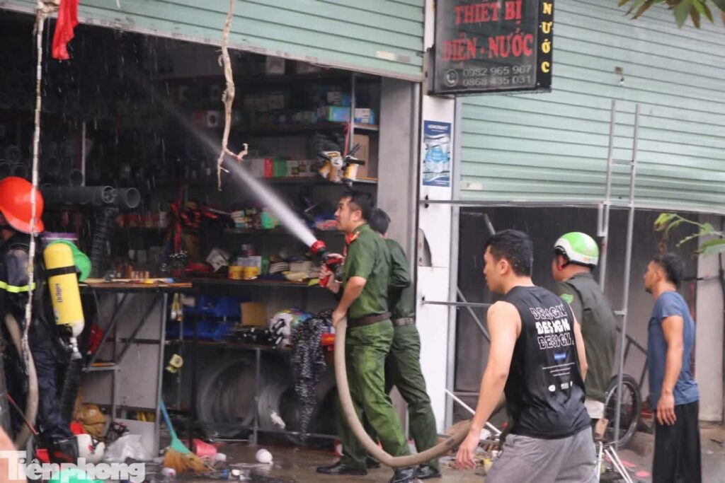 Thông tin vụ việc chồng cũ hóa vàng cửa hàng của vợ cũ vì bị ngăn cản không cho gặp con