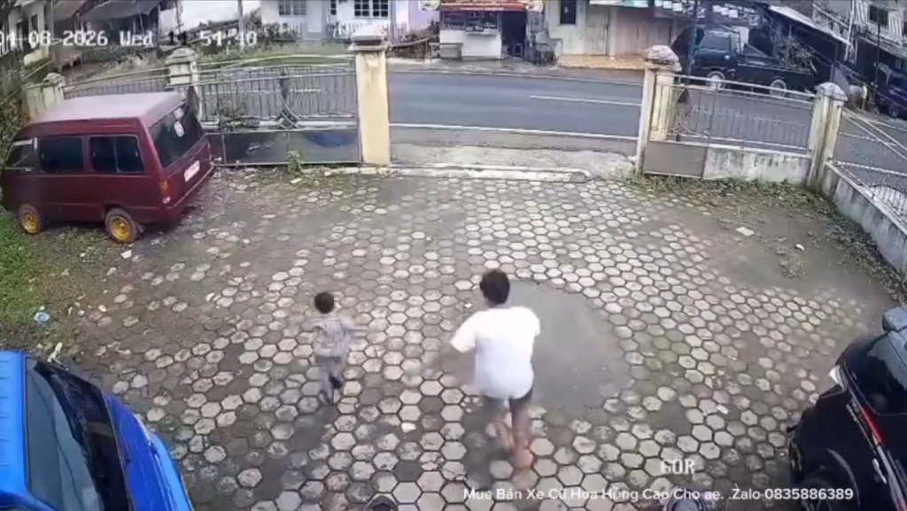 vjde0 vụ việc ch@’u traj chạy ra đường