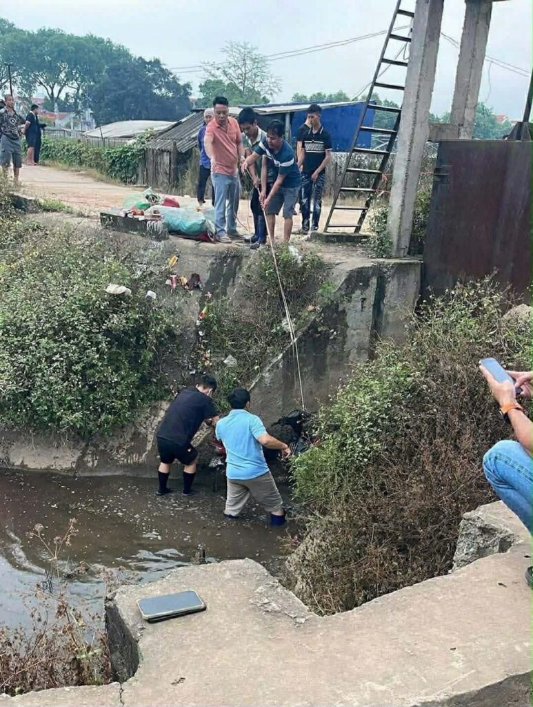 Bát tràng ngay lúc này – có cả vàng mã