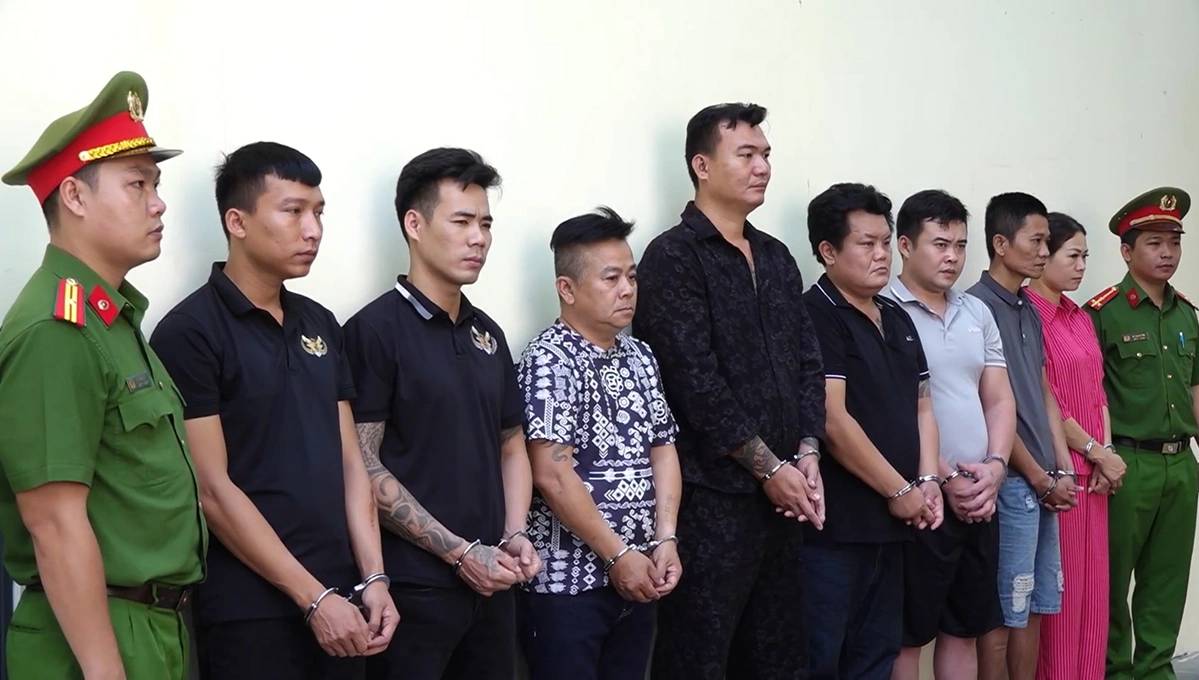 Bắt đôi vợ chồng cầm đầu công ty mua bán nợ, ‘khủng bố’ đòi nợ thuê 70 tỷ đồng