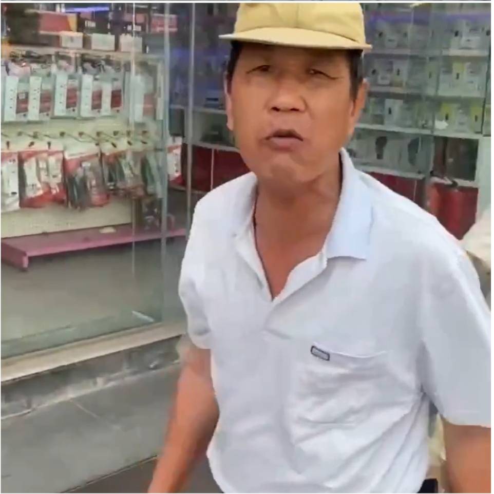 Vid;eo toàn cảnh vụ việc tài xế taxi