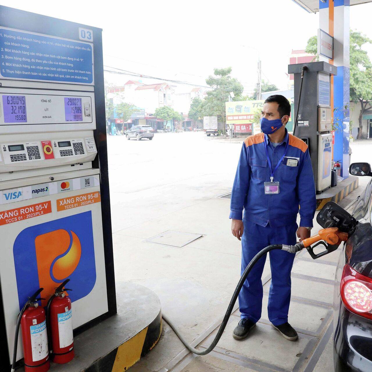 Giá xăng dầu ngày 1.4: Thị trường thế giới đảo chiều, giá bán lẻ trong nước ra sao?