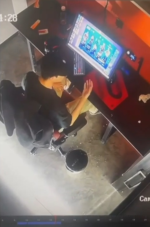 Toàn cảnh sự việc khi  đang chơi game