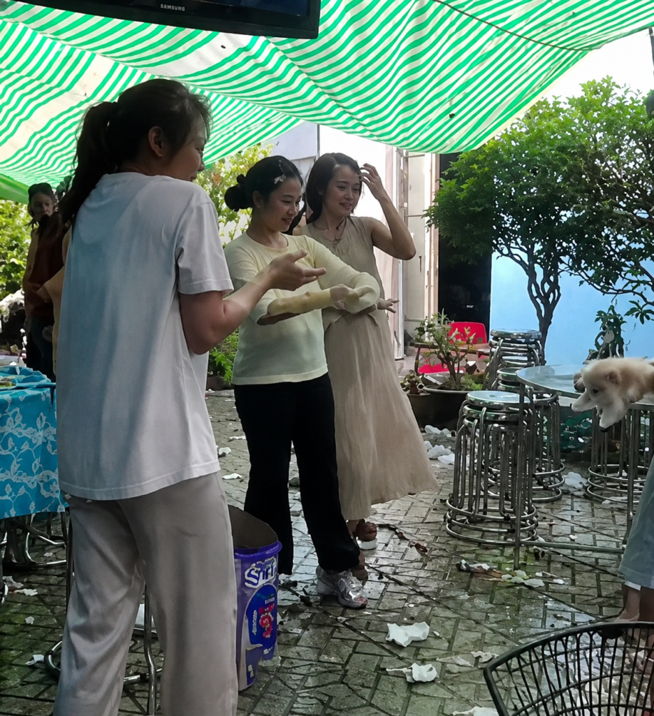 Toàn cảnh họp lớp – đông vui quá