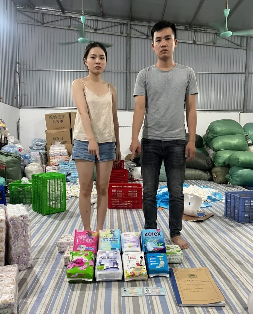 HƯNG YÊN: TRIỆT PHÁ XƯỞNG SẢN XUẤT HÀNG TRĂM NGHÌN MIẾNG BĂNG VỆ SINH GIẢ, KHỞI TỐ CHỦ CƠ SỞ