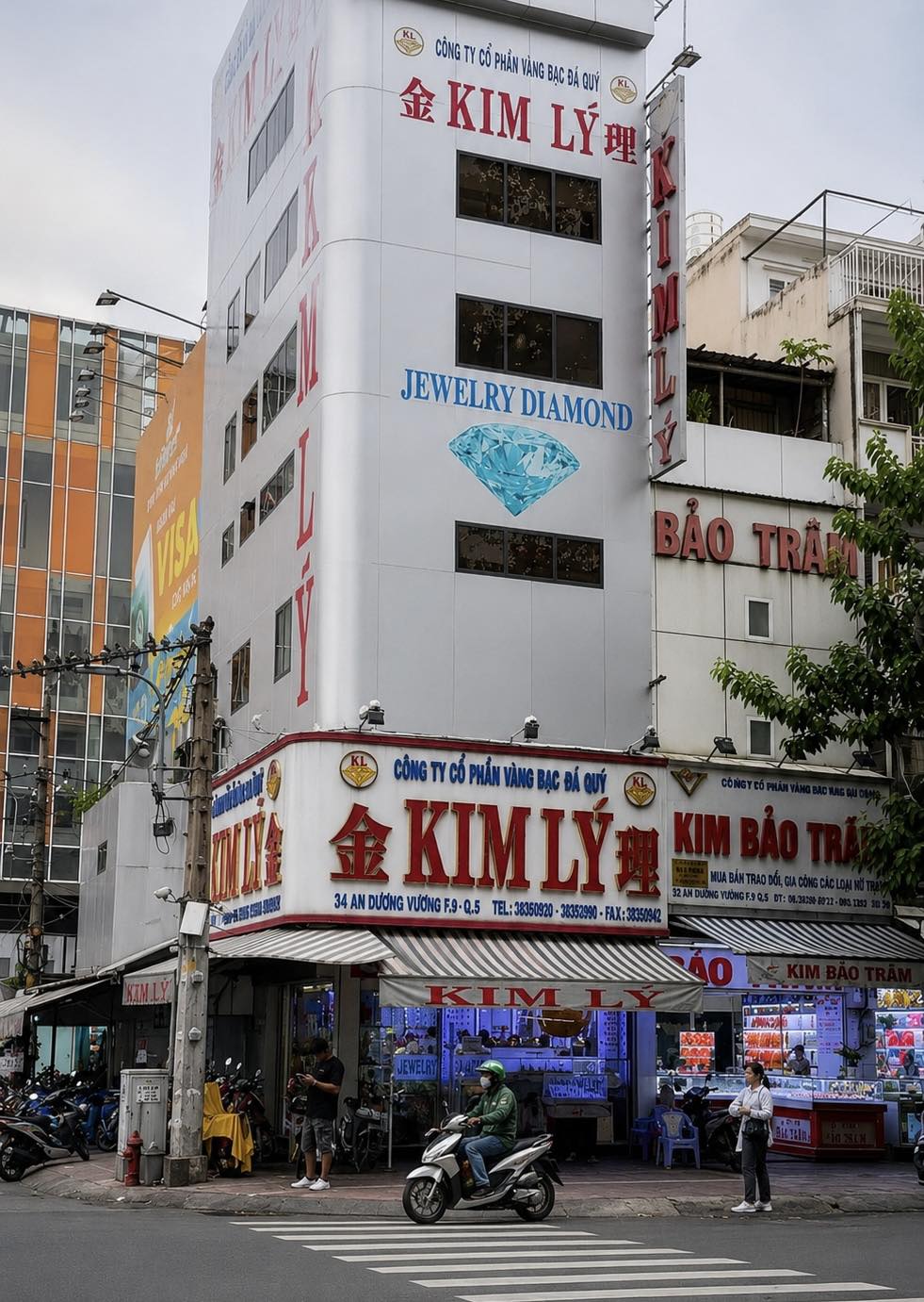 Bà chủ tiệm vàng Kim Lý lên tiếng trước ồn ào trên mạng xã hội
