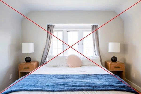 “Giường dựa 2 vách, gia đình không ốm đau cũng hoạn nạn”, 2 vách này là gì? – Blog