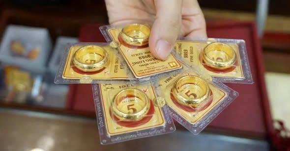 Giá vàng hôm nay các thương hiệu Sjc, 9999, 24k, 18k của PNJ, Doji mới nhất